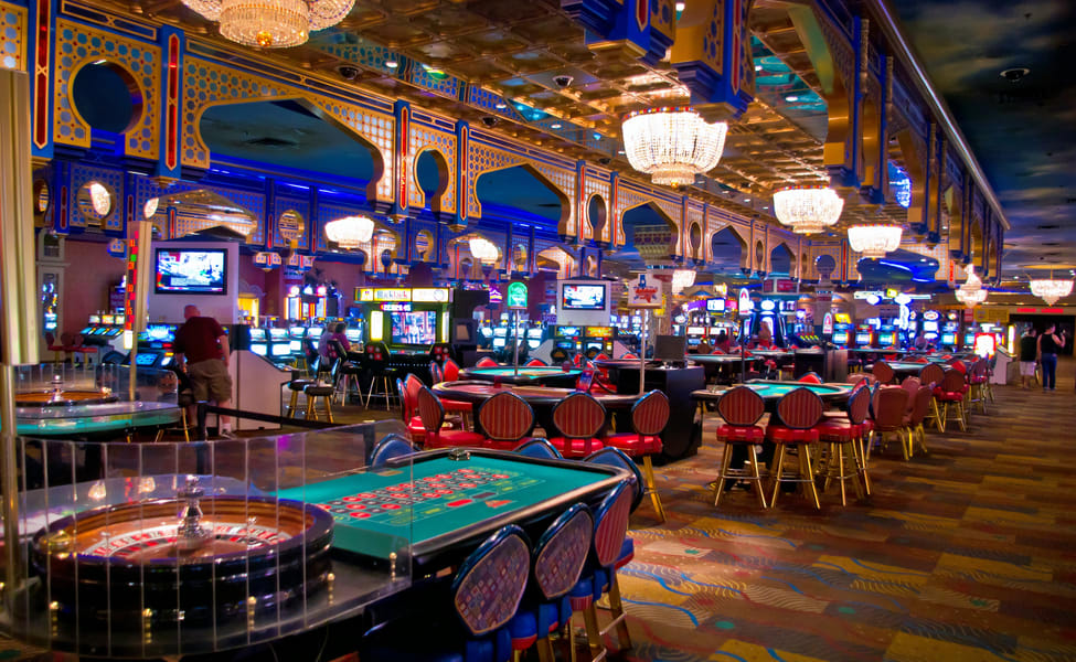 To play at an online casino, what are the prerequisites?